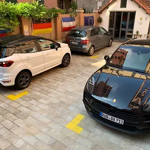 Гостевой дом Virginia's Rooms-private Free Parking And Carignano District