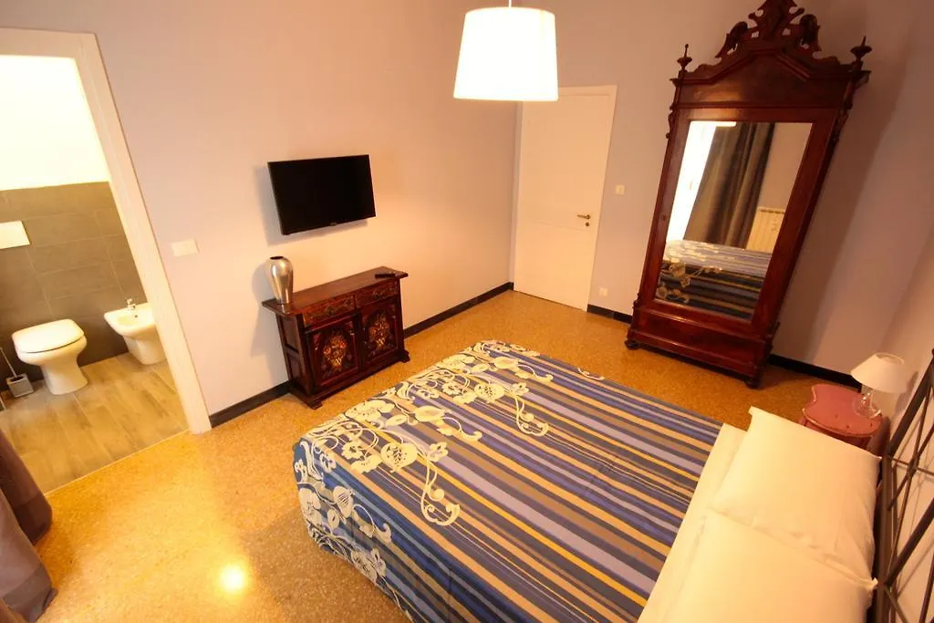 B&B I Portici Di Sottoripa Genoa Bed & Breakfast