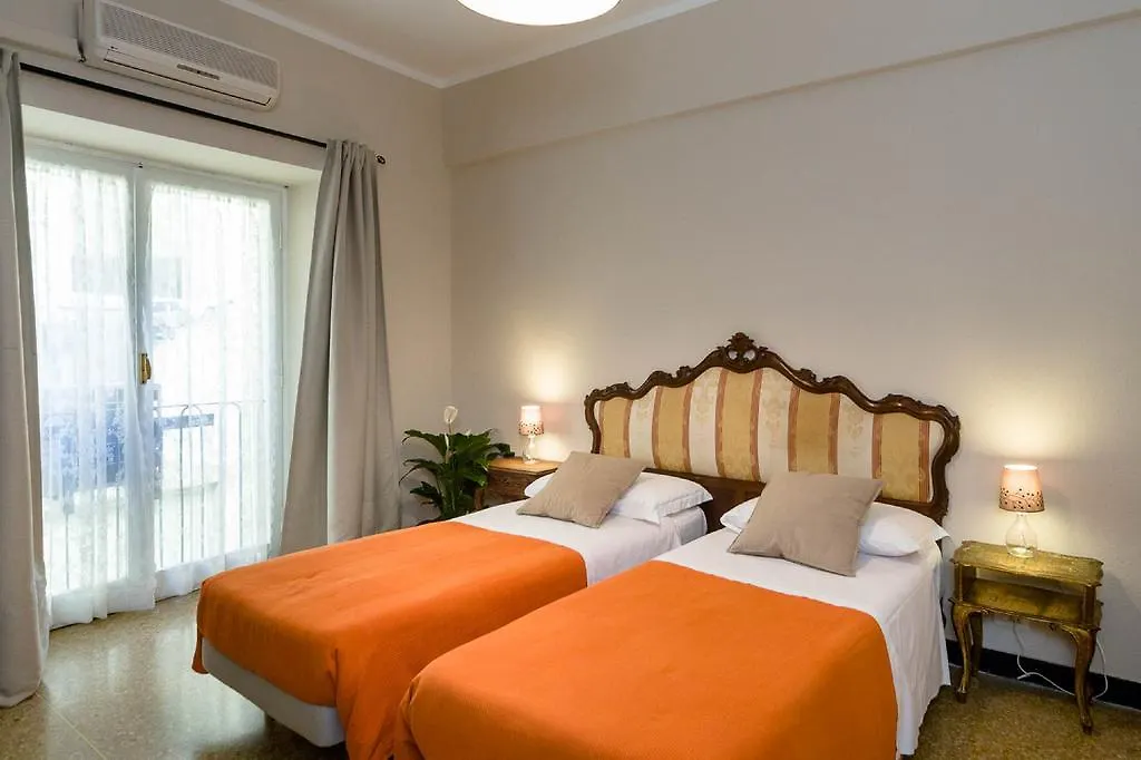 B&B I Portici Di Sottoripa Genoa Bed & Breakfast